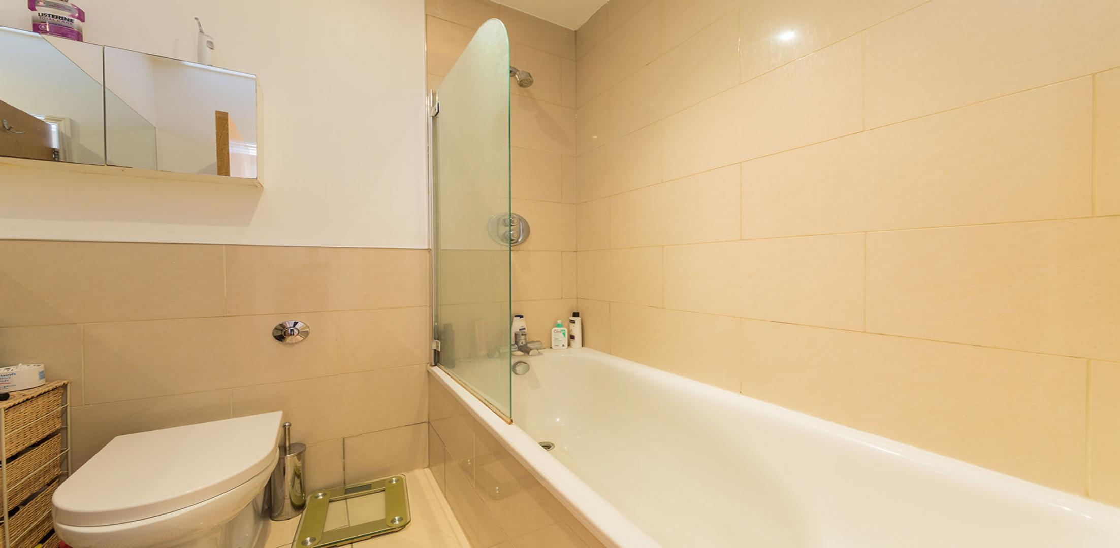 			3 Bedroom, 2 bath, 1 reception Flat			 Kempe Road, Queens Park